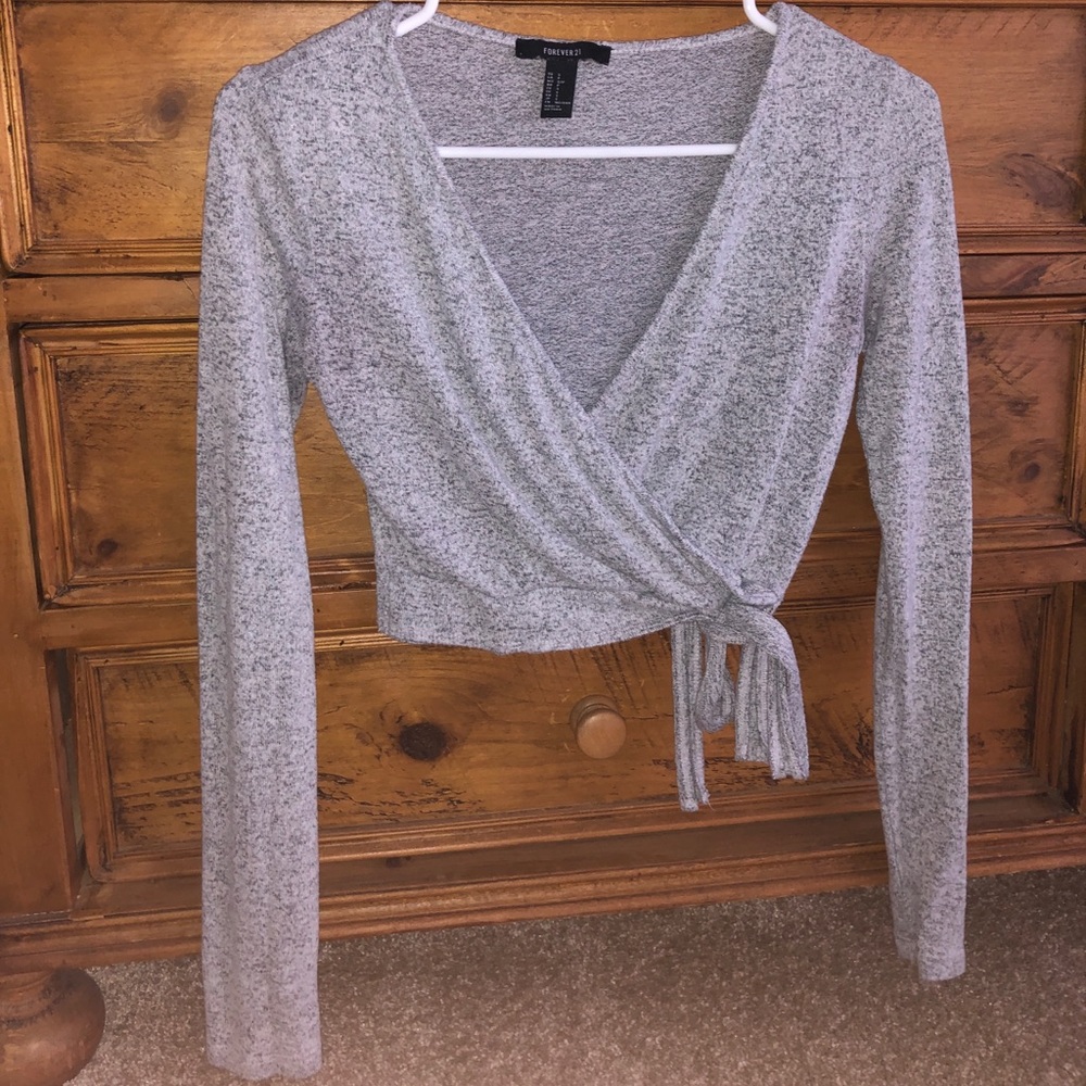 Forever 21 Grey Cropped Wrap Shirt (Sm)